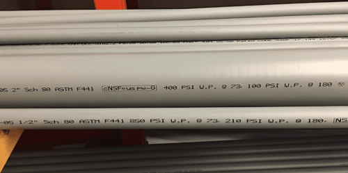Tubo de cpvc com descritivo de pressão suportada